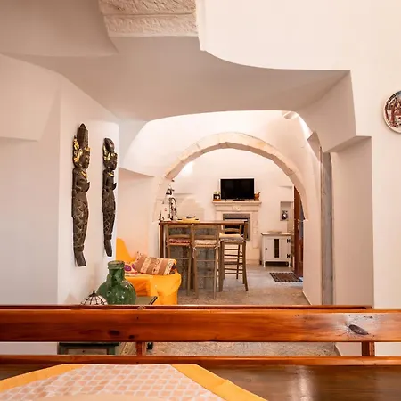 Trullo Sciabalgiato * Martina Franca
